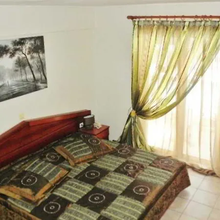 Petros Hotel 3*