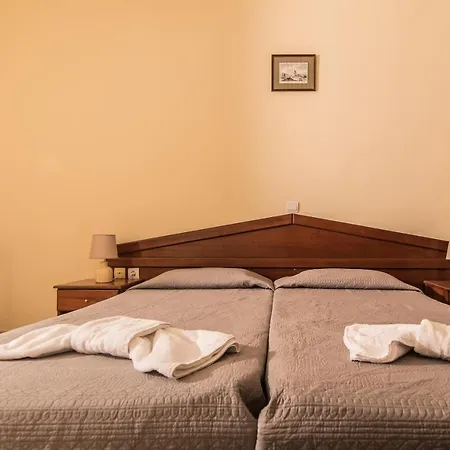 Petros Hotel 3*