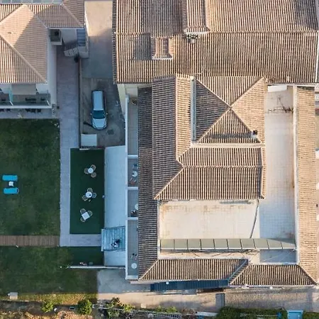 Petros Hotel 3*