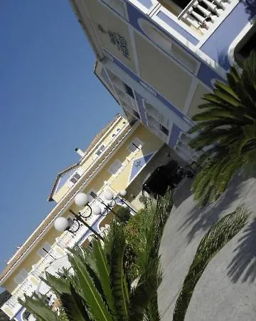Hotel Petros 3*